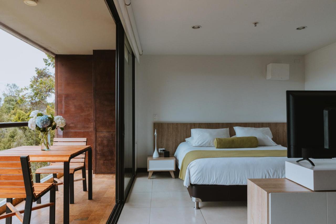 Travelers Rio Verde Living Suites Rionegro Ngoại thất bức ảnh