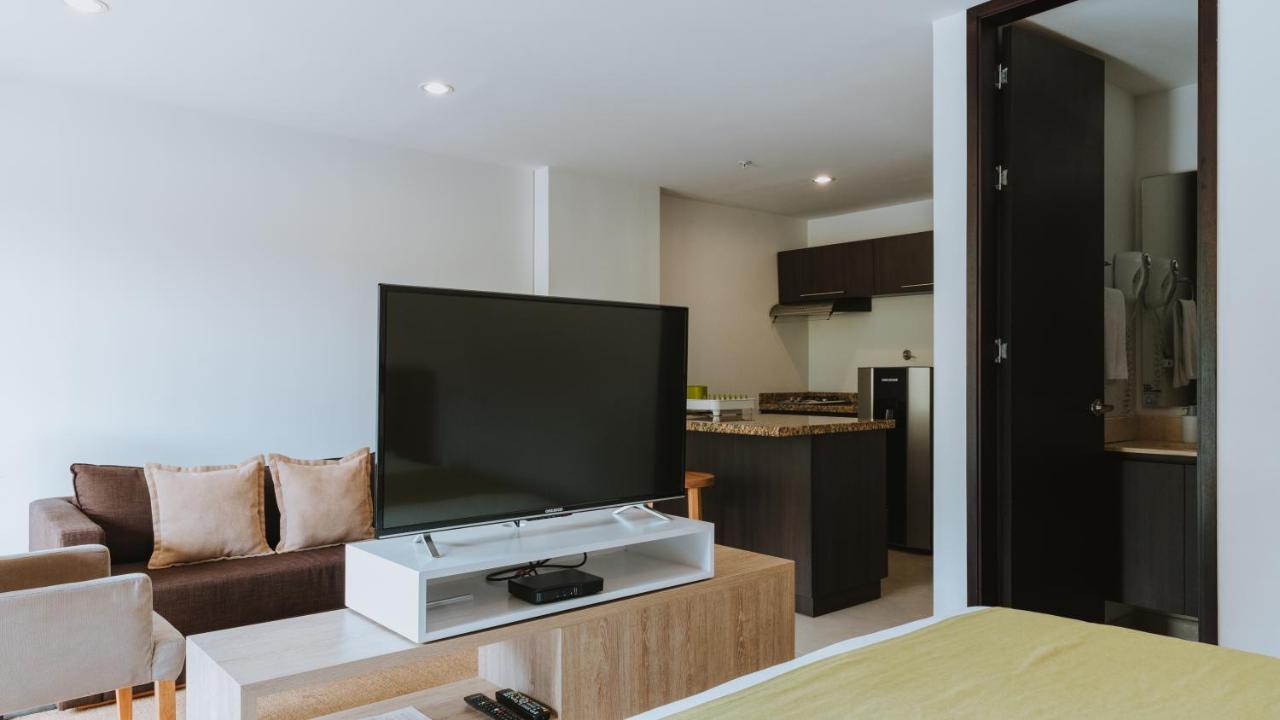 Travelers Rio Verde Living Suites Rionegro Ngoại thất bức ảnh