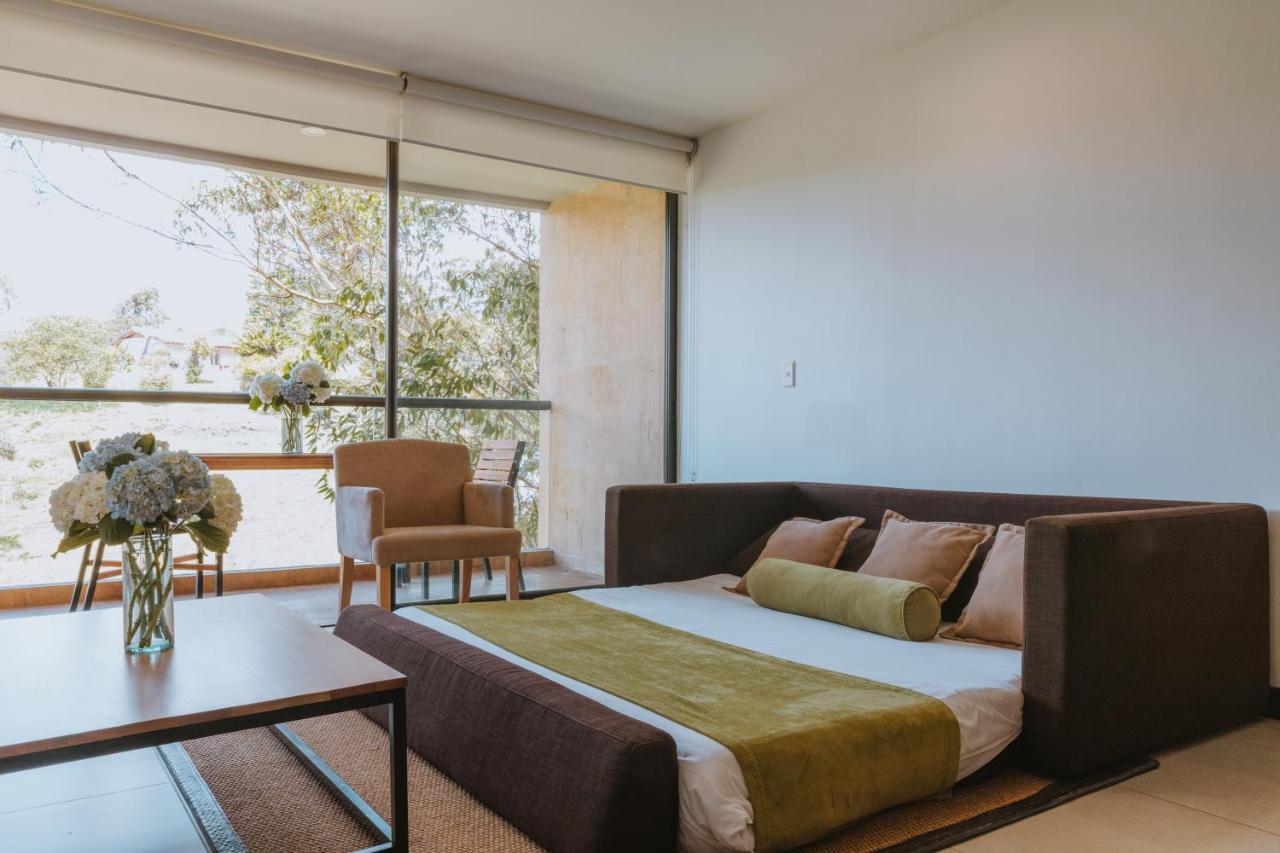 Travelers Rio Verde Living Suites Rionegro Ngoại thất bức ảnh