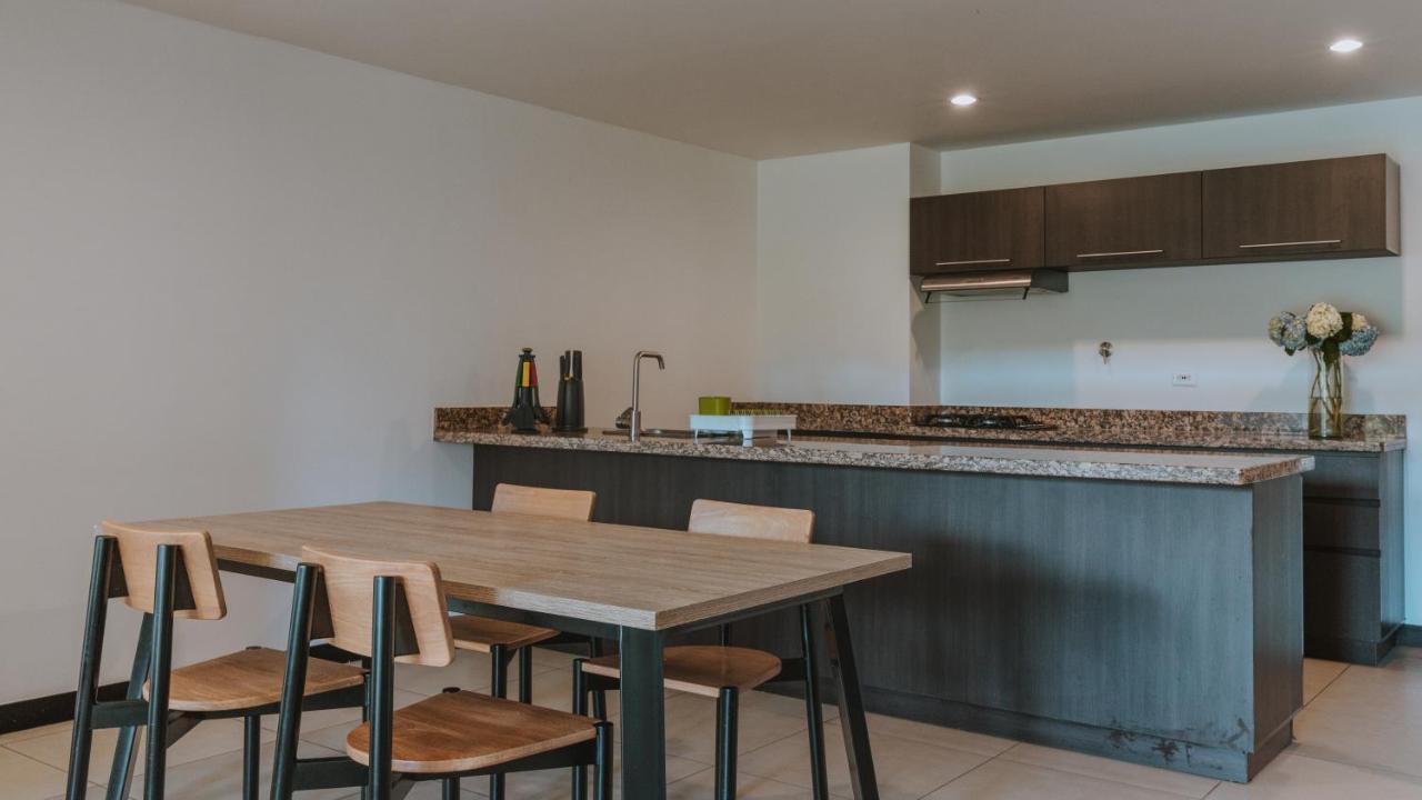 Travelers Rio Verde Living Suites Rionegro Ngoại thất bức ảnh