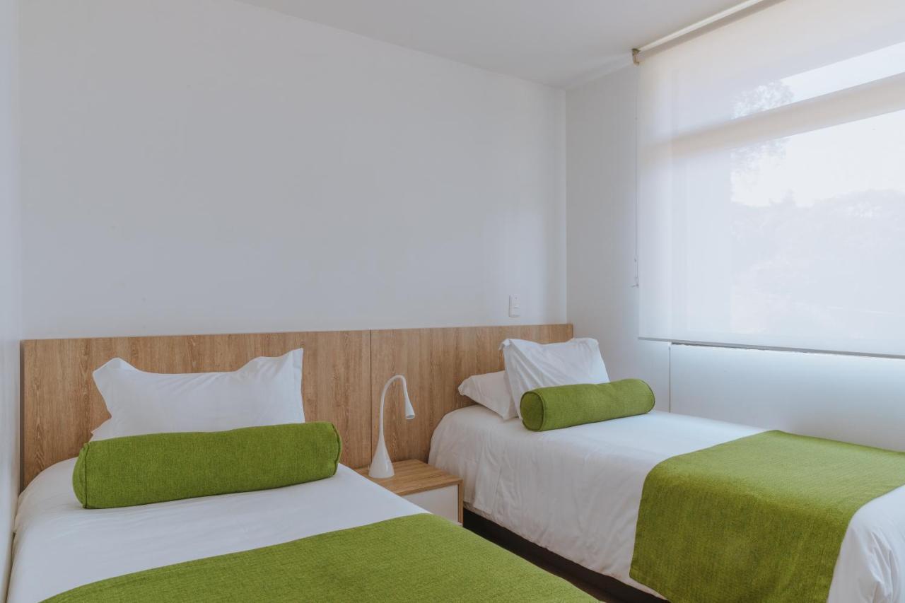 Travelers Rio Verde Living Suites Rionegro Ngoại thất bức ảnh