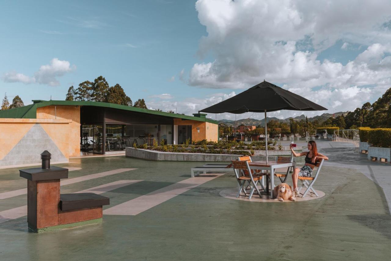 Travelers Rio Verde Living Suites Rionegro Ngoại thất bức ảnh